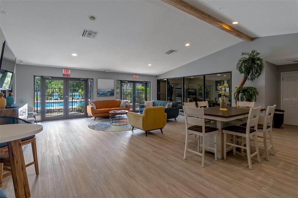 For Sale: $101,000 (1 beds, 1 baths, 733 Square Feet)