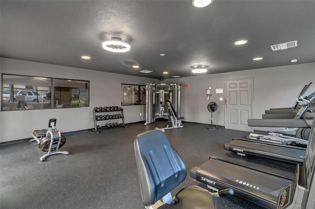 For Sale: $101,000 (1 beds, 1 baths, 733 Square Feet)