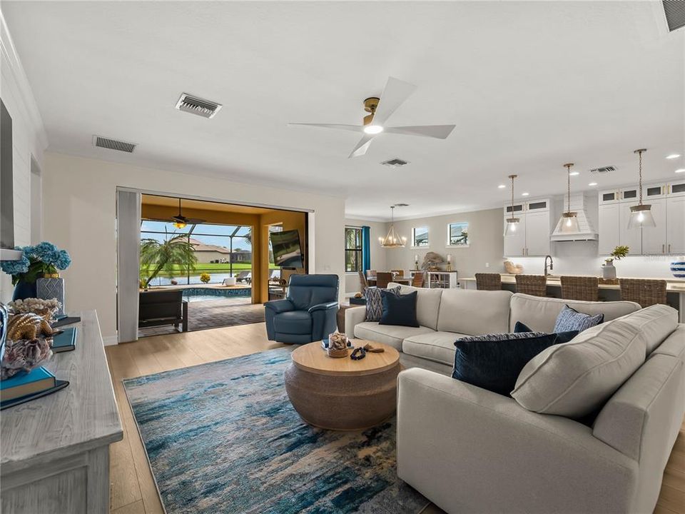 En Venta: $999,000 (4 camas, 4 baños, 3704 Pies cuadrados)