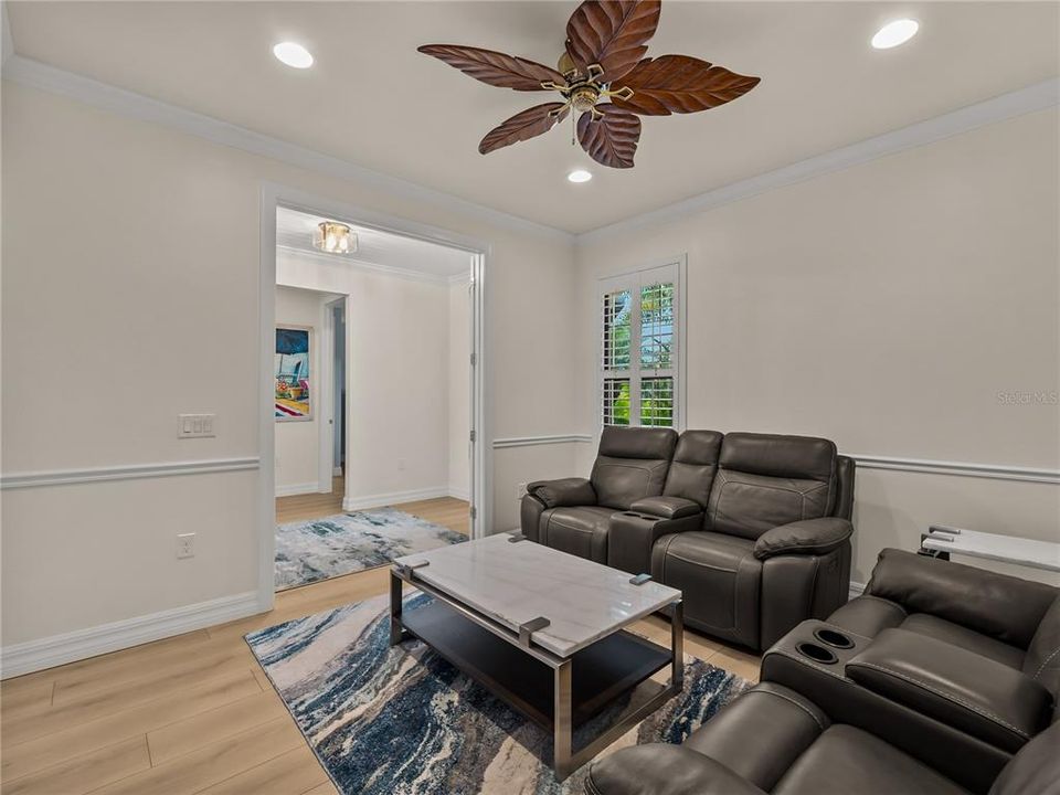 En Venta: $999,000 (4 camas, 4 baños, 3704 Pies cuadrados)