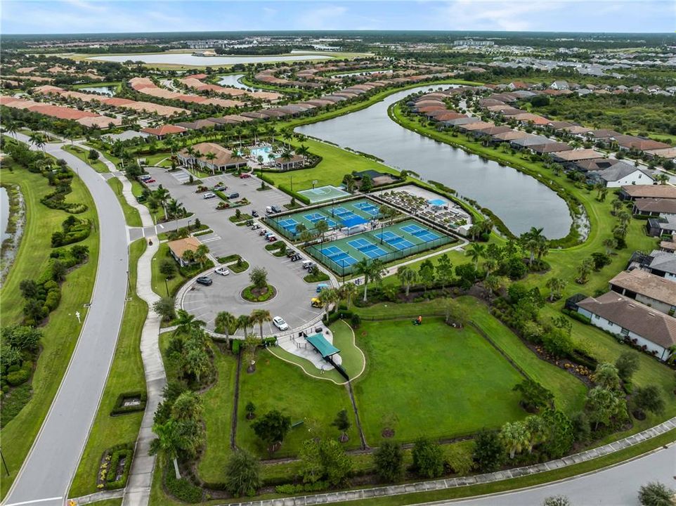 En Venta: $999,000 (4 camas, 4 baños, 3704 Pies cuadrados)