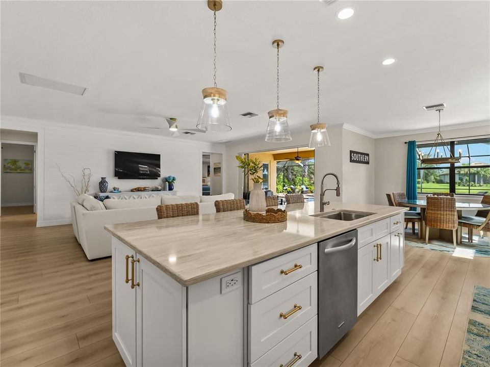 En Venta: $999,000 (4 camas, 4 baños, 3704 Pies cuadrados)