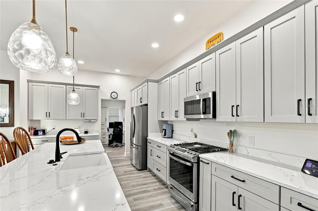 For Sale: $730,000 (3 beds, 3 baths, 2281 Square Feet)