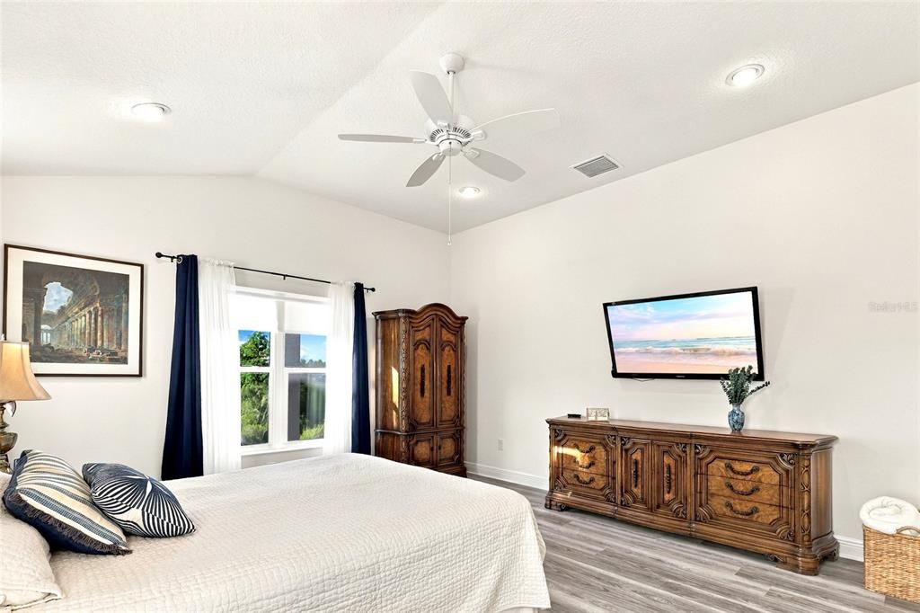 For Sale: $730,000 (3 beds, 3 baths, 2281 Square Feet)