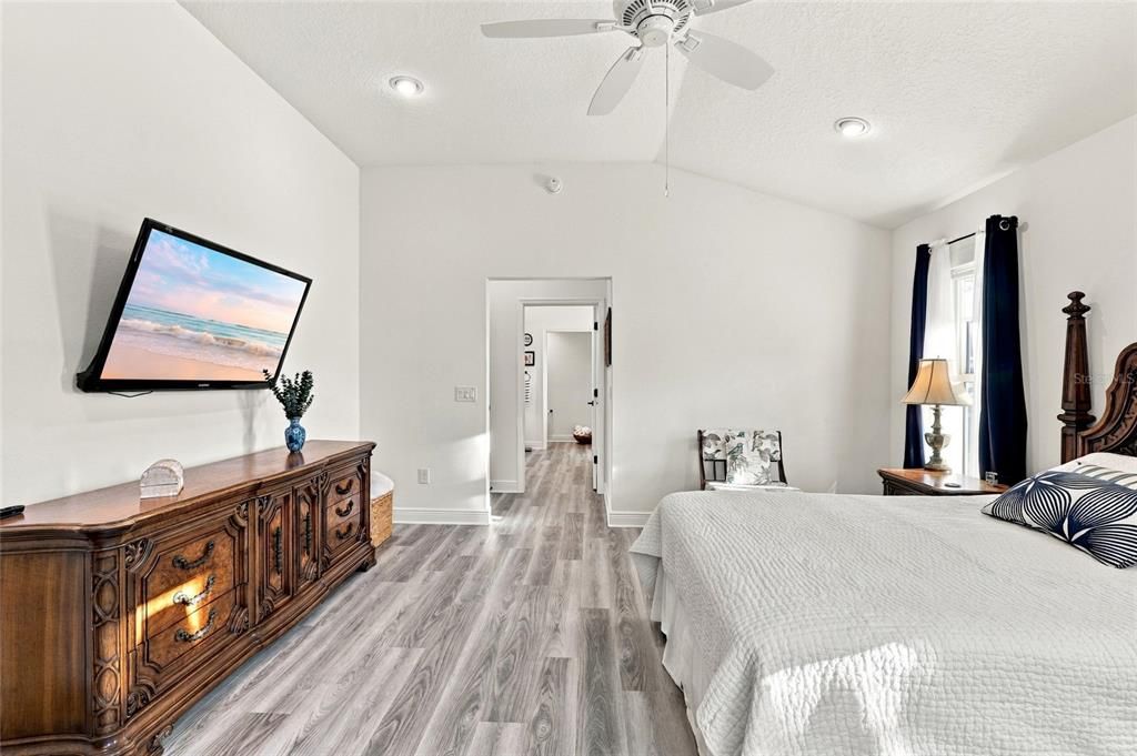 For Sale: $730,000 (3 beds, 3 baths, 2281 Square Feet)