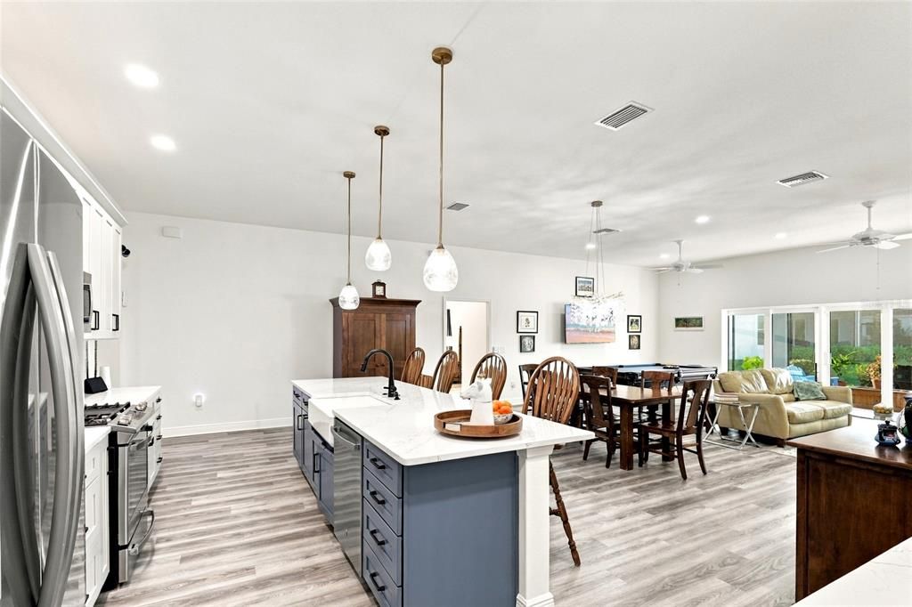 For Sale: $730,000 (3 beds, 3 baths, 2281 Square Feet)