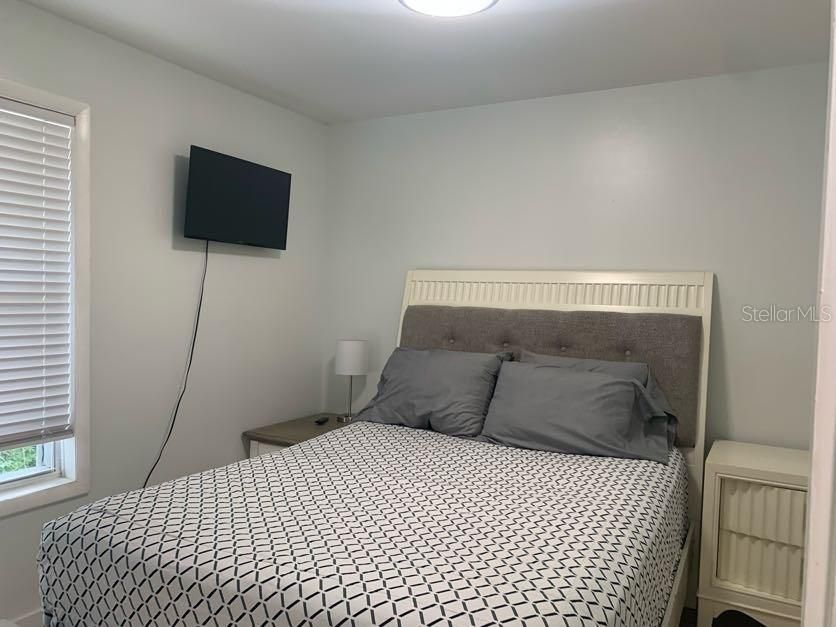 For Sale: $178,500 (2 beds, 1 baths, 672 Square Feet)