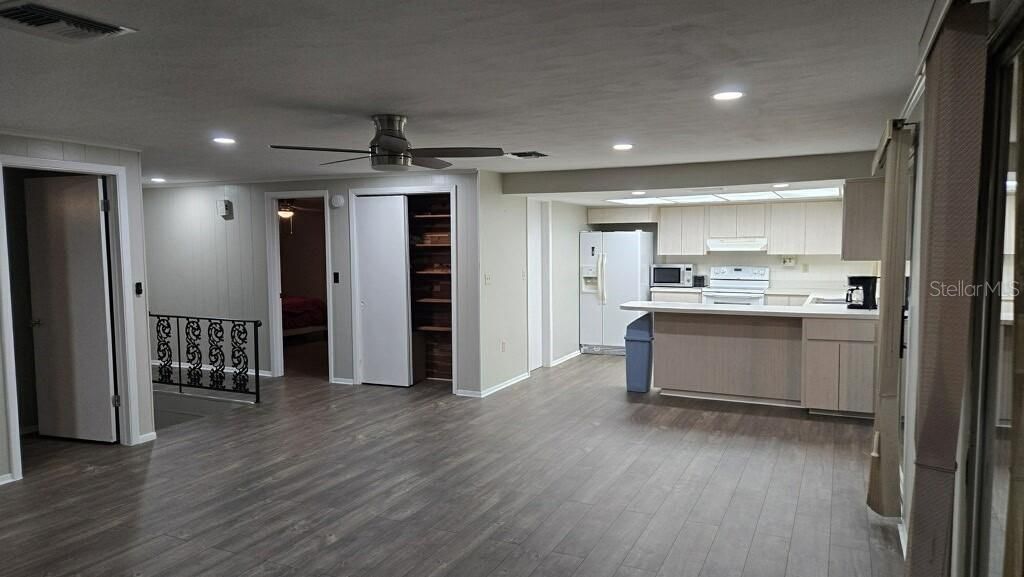 В аренду: $2,300 (2 спален, 1 ванн, 1138 Квадратных фут)
