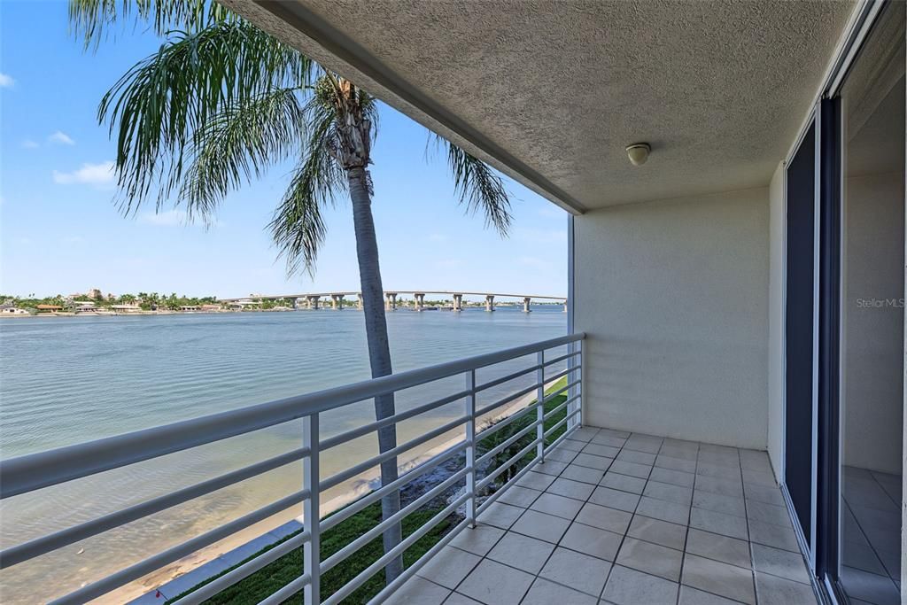 En Venta: $529,000 (2 camas, 2 baños, 1135 Pies cuadrados)