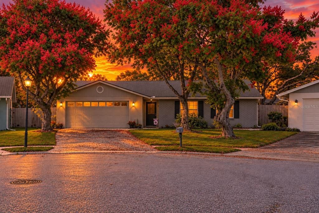 En Venta: $335,000 (4 camas, 2 baños, 1400 Pies cuadrados)
