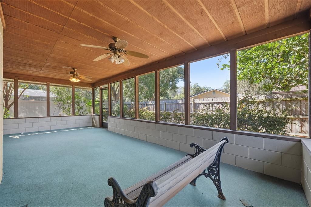 En Venta: $335,000 (4 camas, 2 baños, 1400 Pies cuadrados)