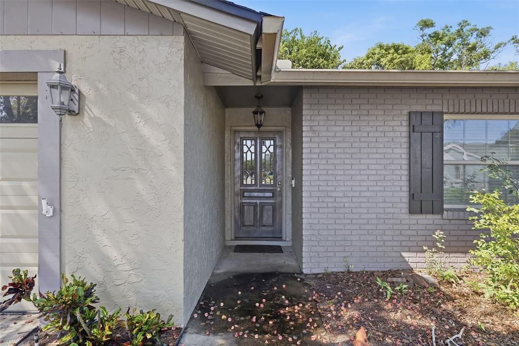 En Venta: $335,000 (4 camas, 2 baños, 1400 Pies cuadrados)