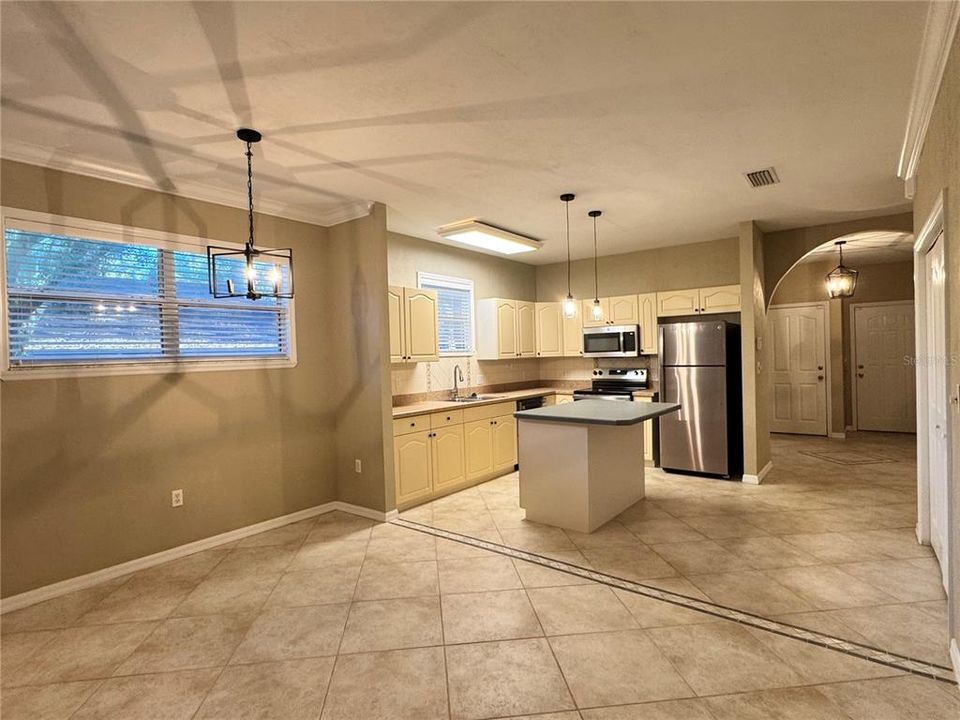 For Sale: $230,000 (2 beds, 2 baths, 1444 Square Feet)