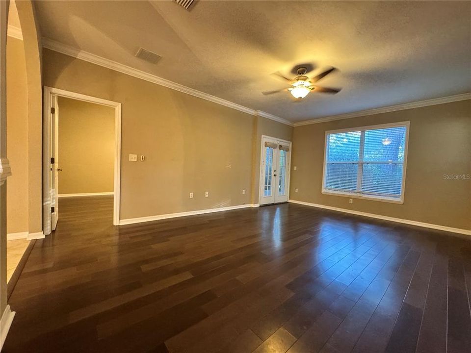 For Sale: $230,000 (2 beds, 2 baths, 1444 Square Feet)
