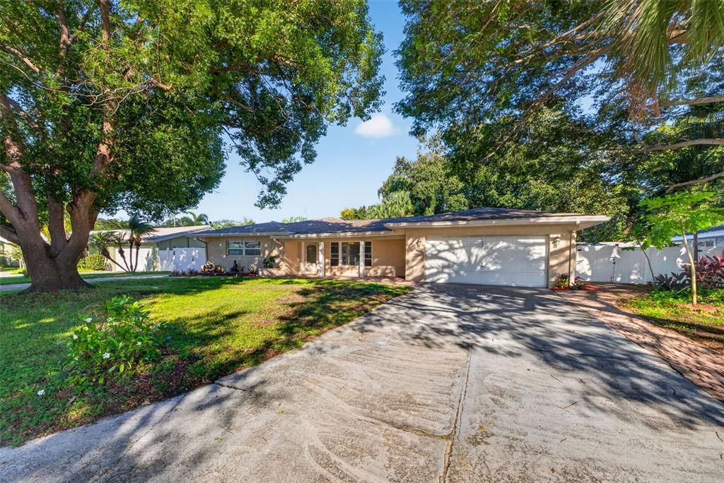 For Sale: $659,000 (4 beds, 3 baths, 2088 Square Feet)