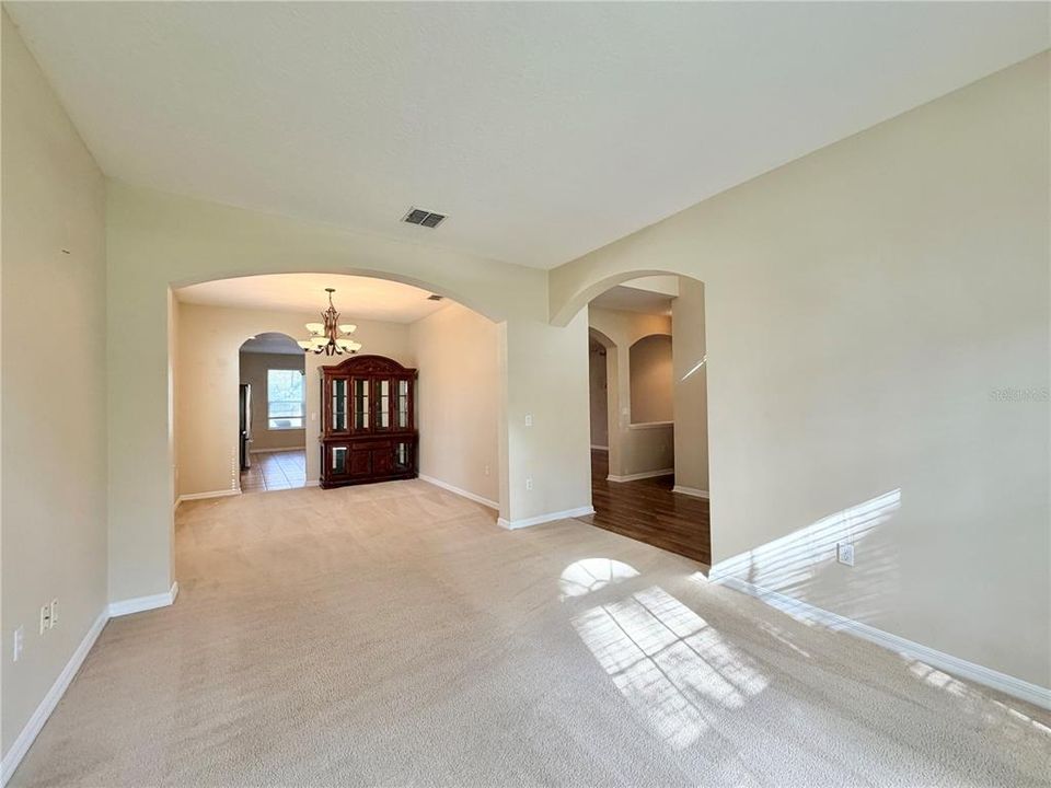 For Sale: $535,000 (5 beds, 4 baths, 3532 Square Feet)