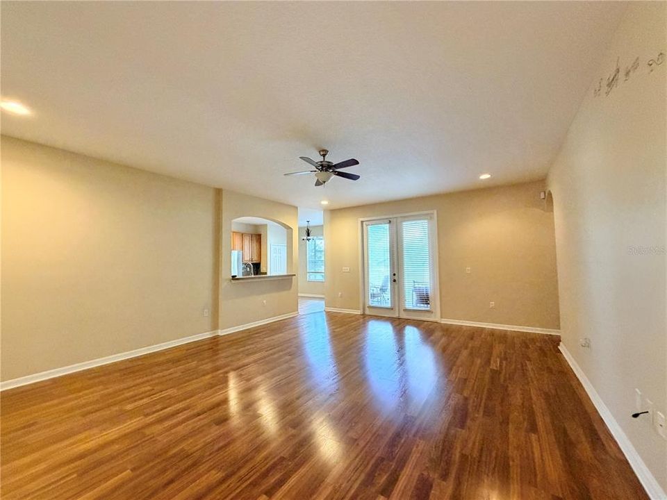 For Sale: $535,000 (5 beds, 4 baths, 3532 Square Feet)