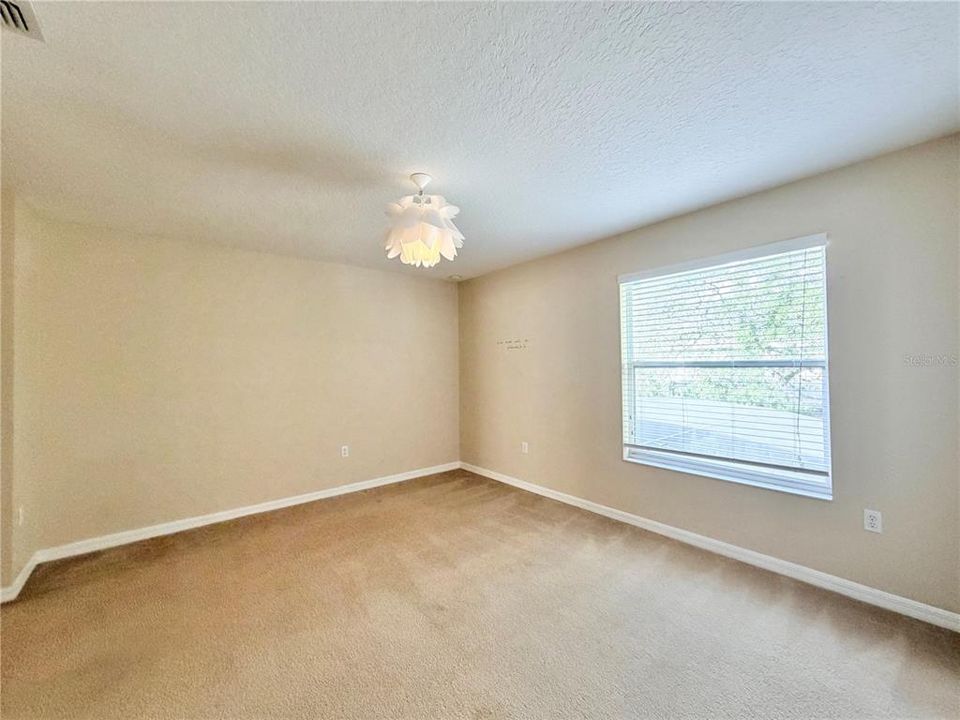 For Sale: $535,000 (5 beds, 4 baths, 3532 Square Feet)