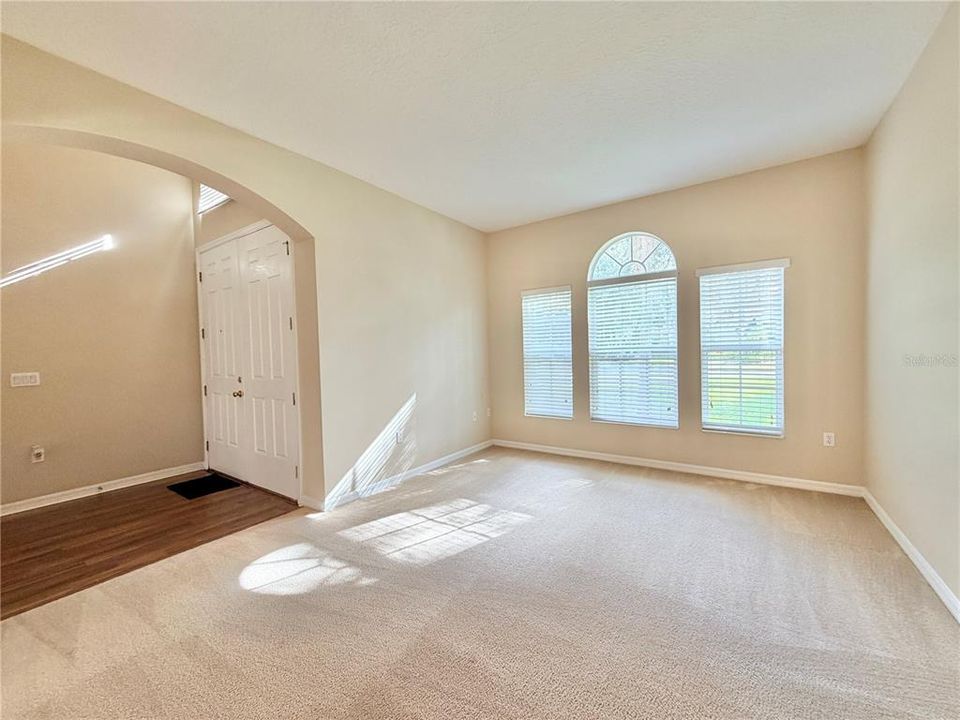 For Sale: $535,000 (5 beds, 4 baths, 3532 Square Feet)