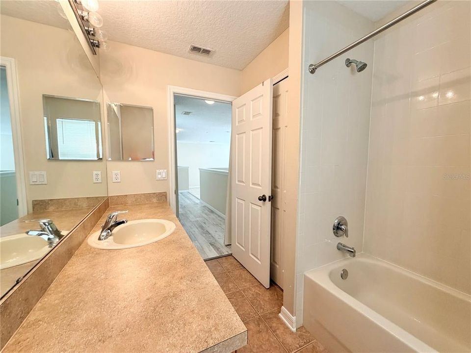 For Sale: $535,000 (5 beds, 4 baths, 3532 Square Feet)