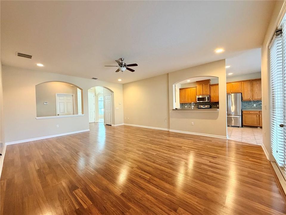 For Sale: $535,000 (5 beds, 4 baths, 3532 Square Feet)