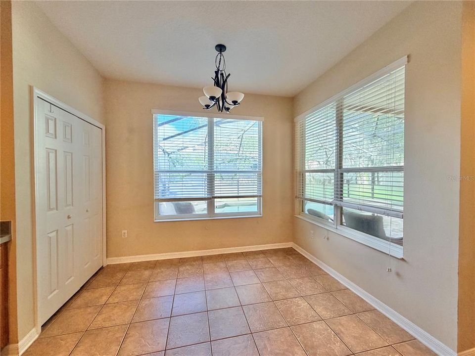 For Sale: $535,000 (5 beds, 4 baths, 3532 Square Feet)