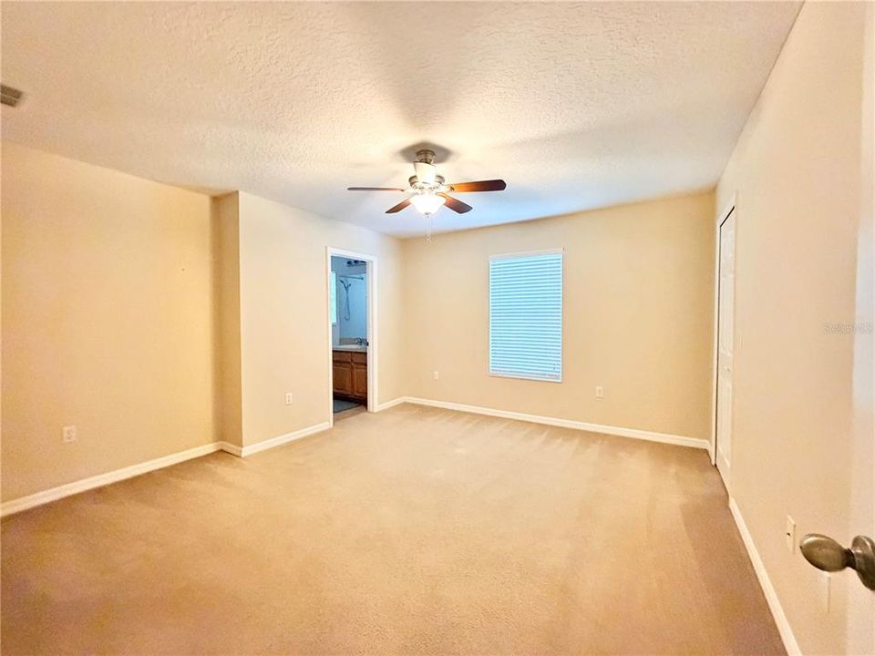 For Sale: $535,000 (5 beds, 4 baths, 3532 Square Feet)
