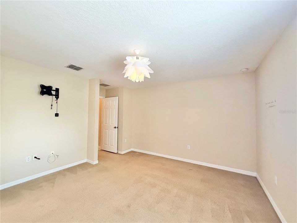 For Sale: $535,000 (5 beds, 4 baths, 3532 Square Feet)