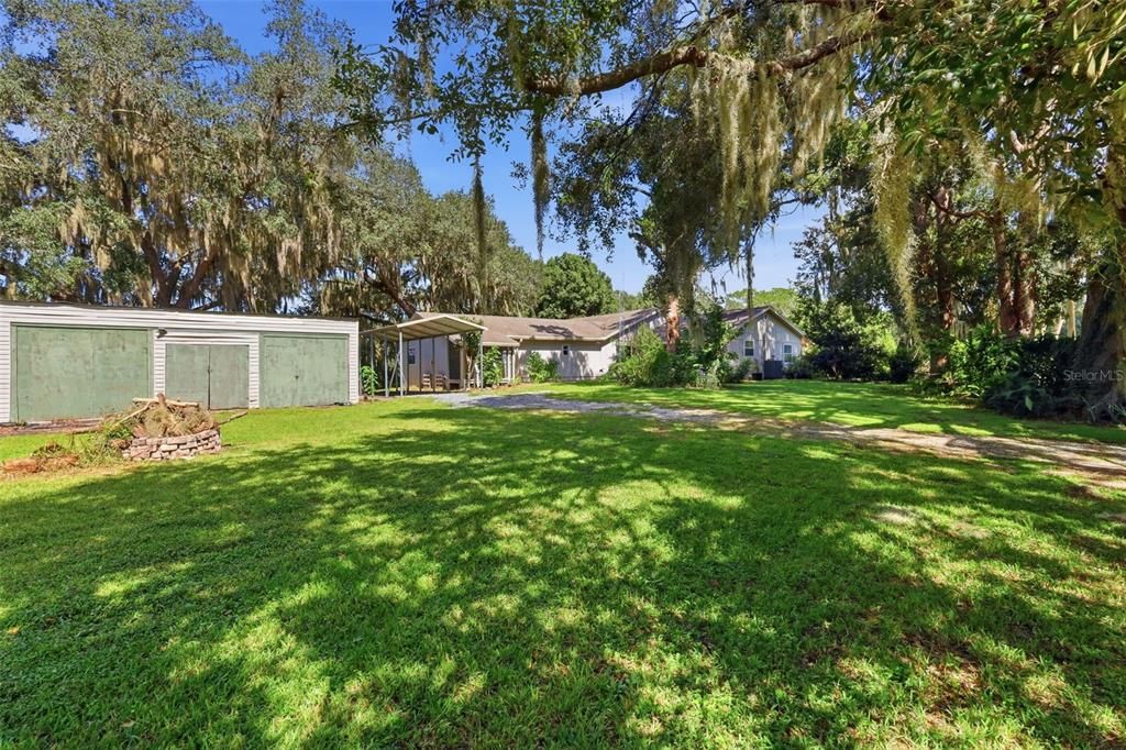 For Sale: $950,000 (5 beds, 4 baths, 4936 Square Feet)