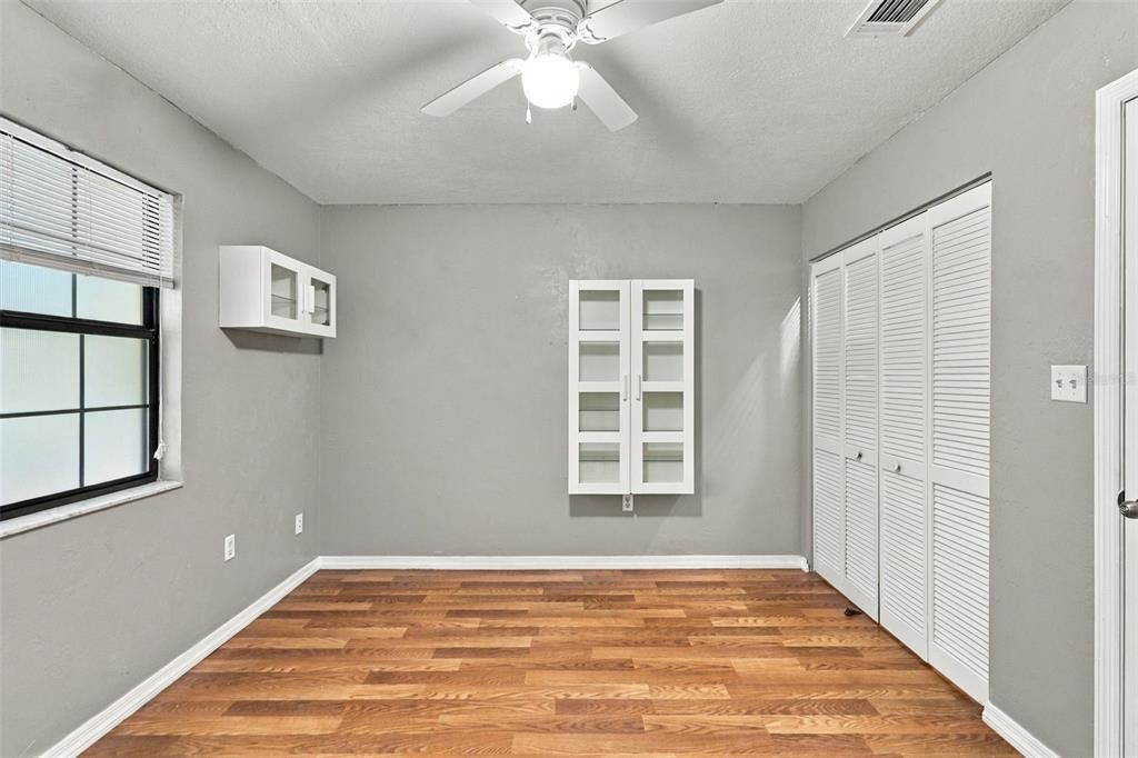 For Sale: $950,000 (5 beds, 4 baths, 4936 Square Feet)