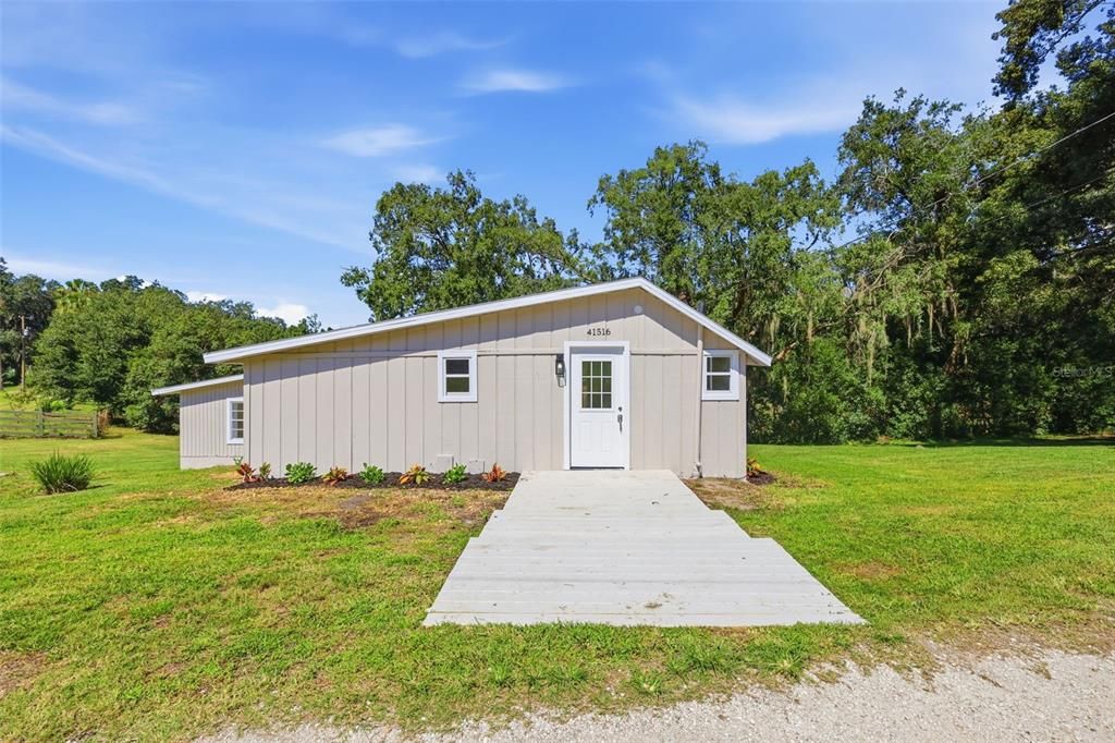 For Sale: $950,000 (5 beds, 4 baths, 4936 Square Feet)