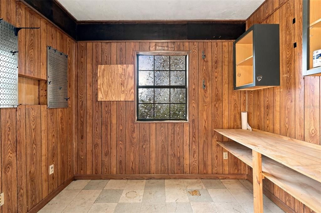For Sale: $950,000 (5 beds, 4 baths, 4936 Square Feet)