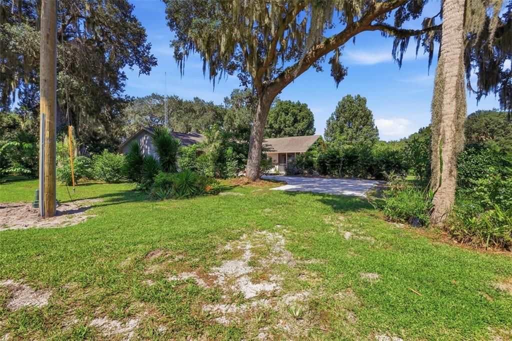For Sale: $950,000 (5 beds, 4 baths, 4936 Square Feet)