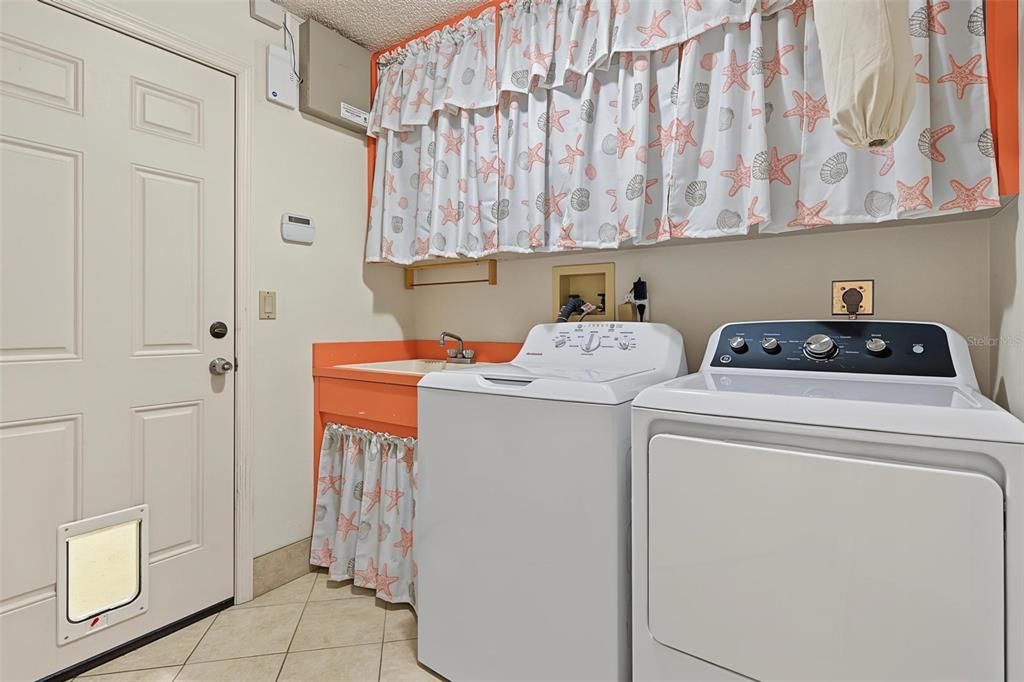 En Venta: $485,000 (3 camas, 2 baños, 1884 Pies cuadrados)