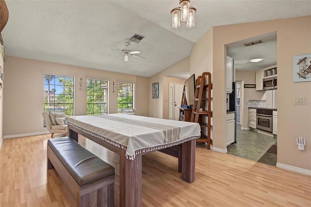 En Venta: $485,000 (3 camas, 2 baños, 1884 Pies cuadrados)