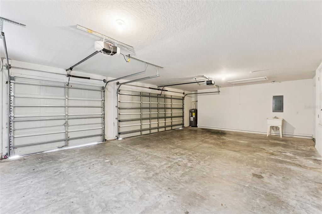 For Sale: $479,900 (3 beds, 3 baths, 2832 Square Feet)