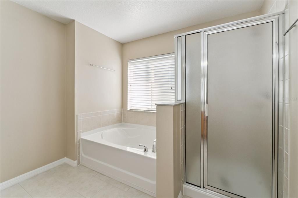 For Sale: $479,900 (3 beds, 3 baths, 2832 Square Feet)
