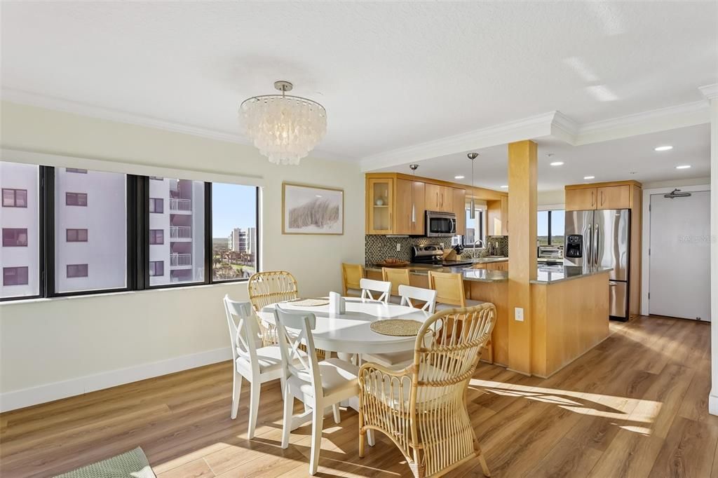 En Venta: $649,000 (2 camas, 2 baños, 1139 Pies cuadrados)