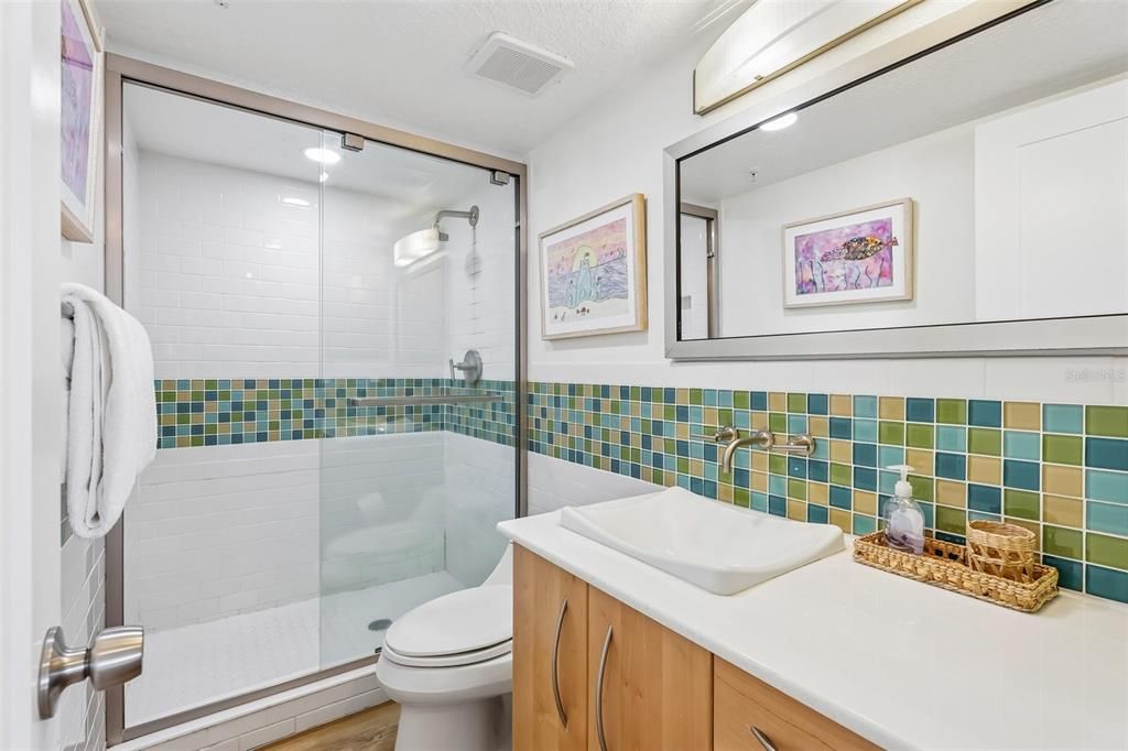 En Venta: $649,000 (2 camas, 2 baños, 1139 Pies cuadrados)
