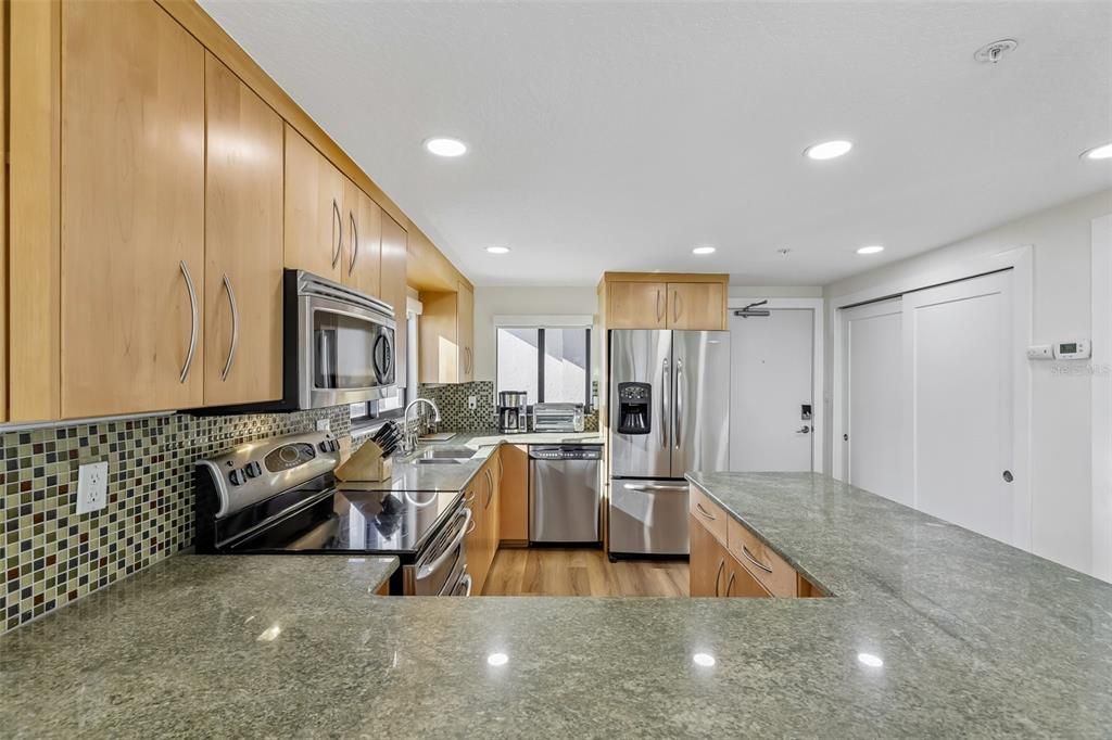 En Venta: $649,000 (2 camas, 2 baños, 1139 Pies cuadrados)