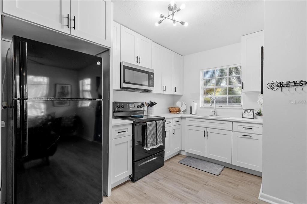 В аренду: $1,750 (2 спален, 1 ванн, 752 Квадратных фут)