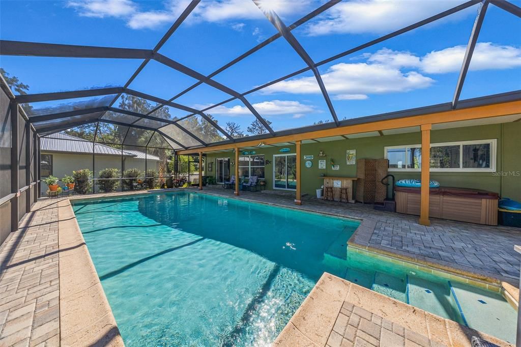 На продажу: $549,900 (3 спален, 2 ванн, 1823 Квадратных фут)
