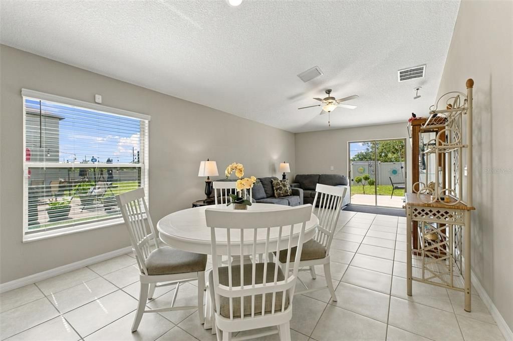 Active With Contract: $337,000 (3 beds, 2 baths, 1451 Square Feet)