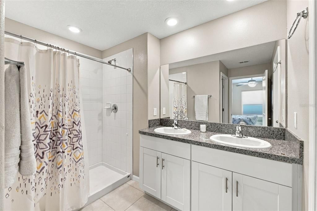 Active With Contract: $337,000 (3 beds, 2 baths, 1451 Square Feet)