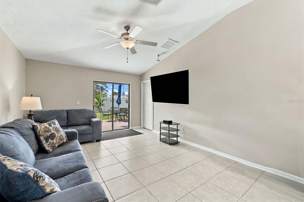 Active With Contract: $337,000 (3 beds, 2 baths, 1451 Square Feet)