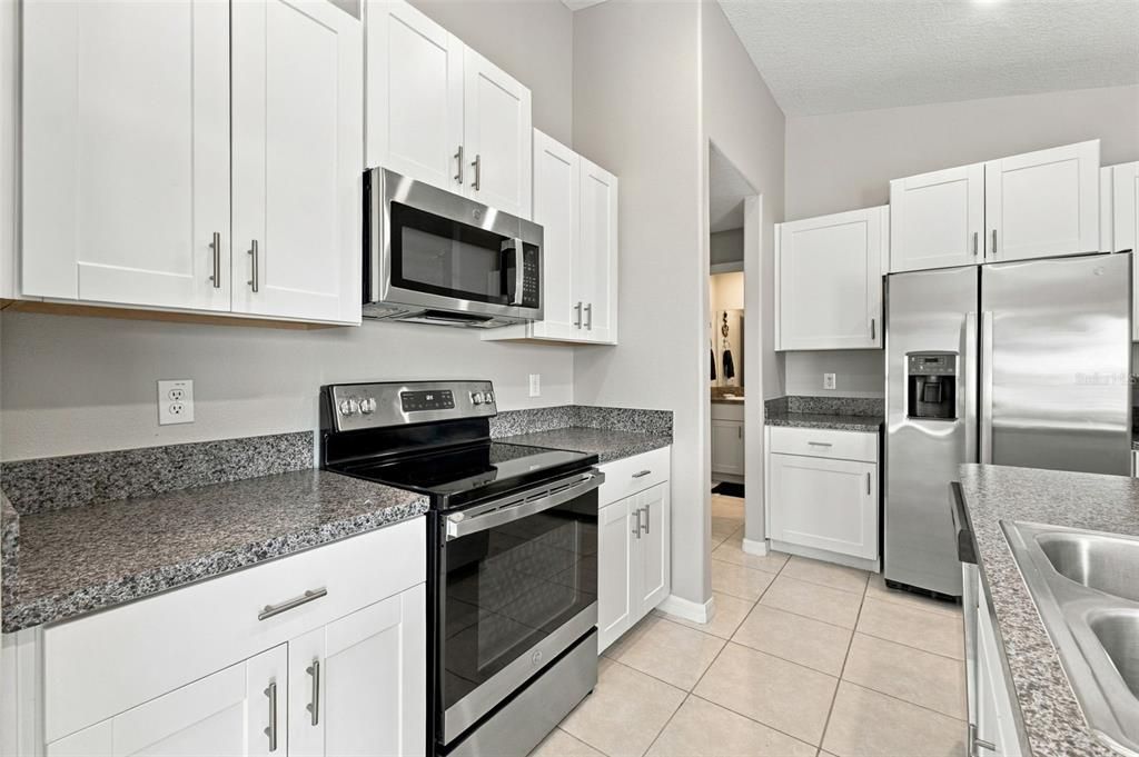 Active With Contract: $337,000 (3 beds, 2 baths, 1451 Square Feet)