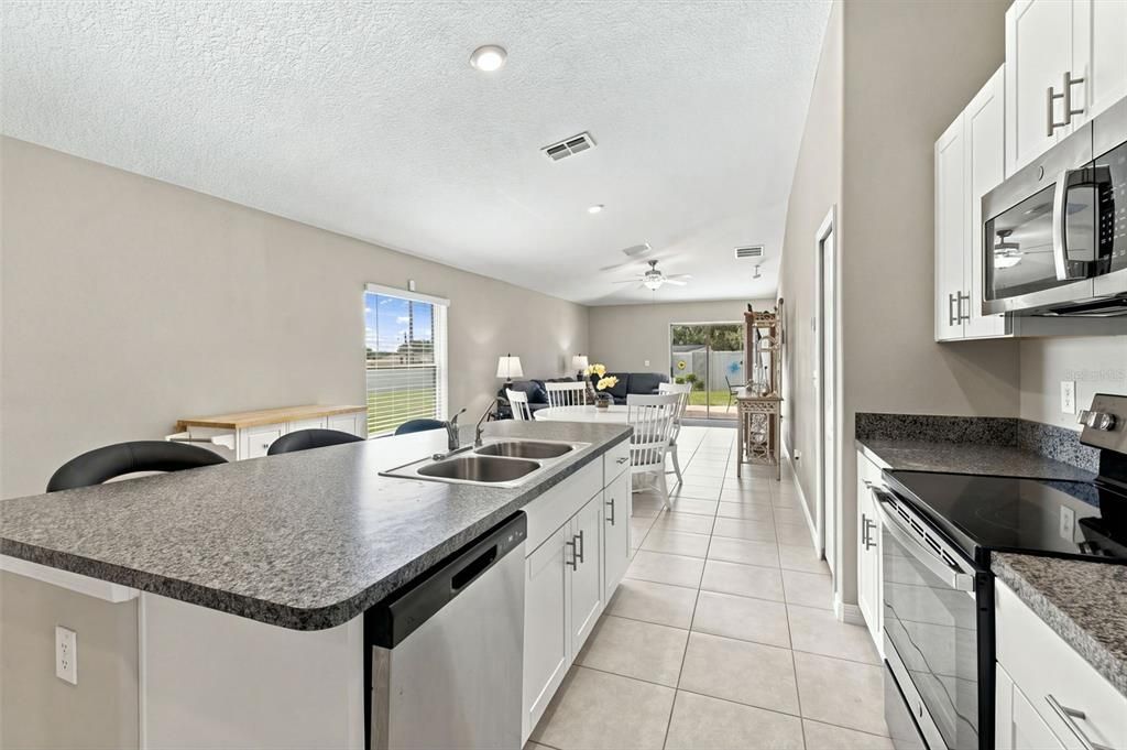 Active With Contract: $337,000 (3 beds, 2 baths, 1451 Square Feet)