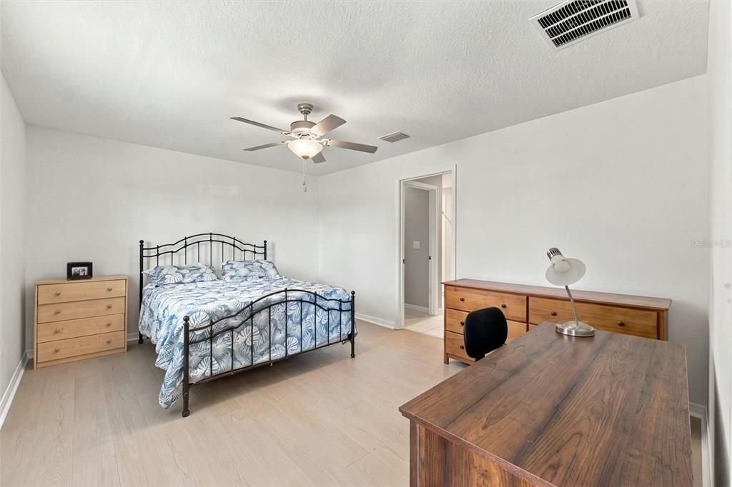 Active With Contract: $337,000 (3 beds, 2 baths, 1451 Square Feet)