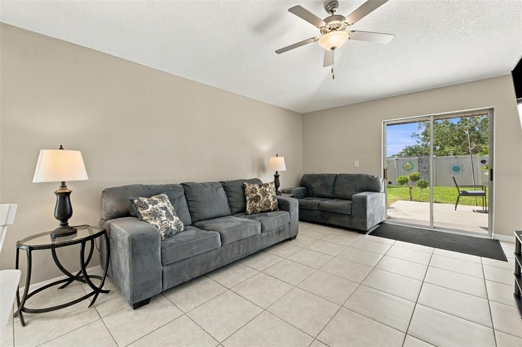 Active With Contract: $337,000 (3 beds, 2 baths, 1451 Square Feet)