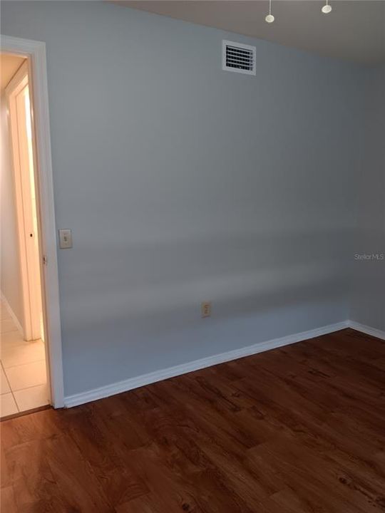 В аренду: $1,200 (2 спален, 1 ванн, 700 Квадратных фут)